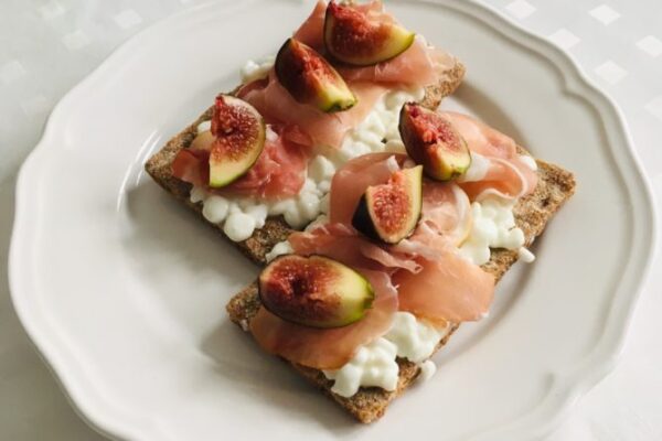 Volkoren crackers met vijgen