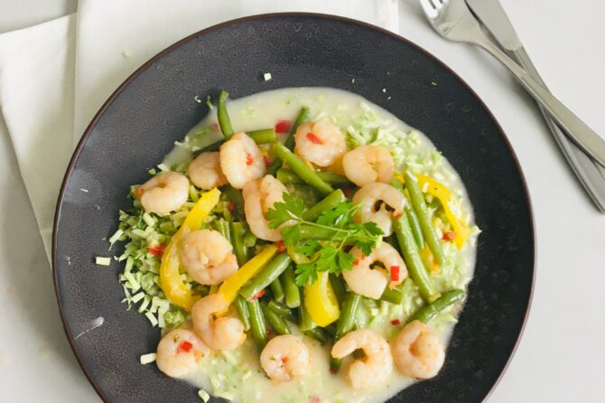 Snelle garnalencurry met broccolierijst